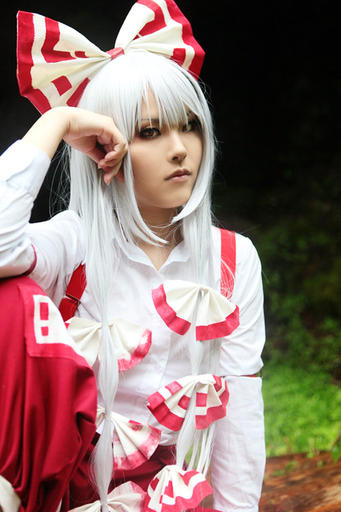 Touhou Project 08: Imperishable Night - It's COSPLAY time!